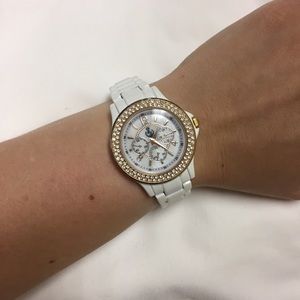 Beautiful rose gold Premier Designs watch